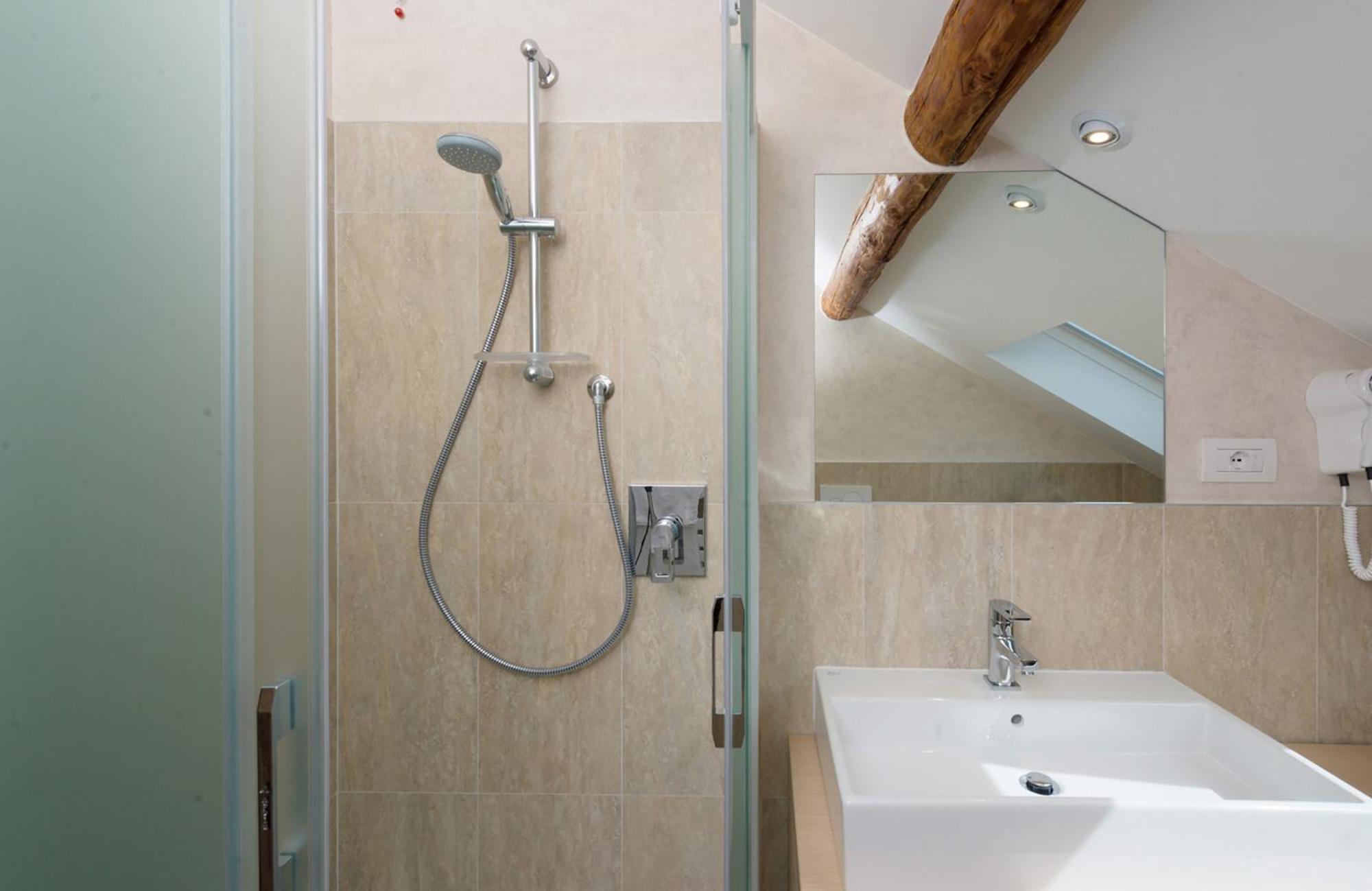 Hotel Helvetia 3*
